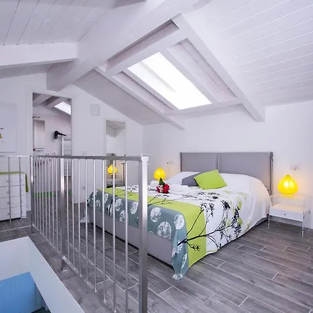 Casa Laura Apt. 10 ميناجيو