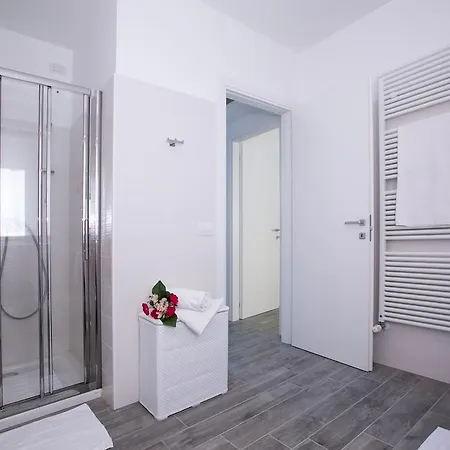 Casa Laura Apt. 10 شقة *